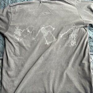 Gray Skeleton Graphic Men's Shirt